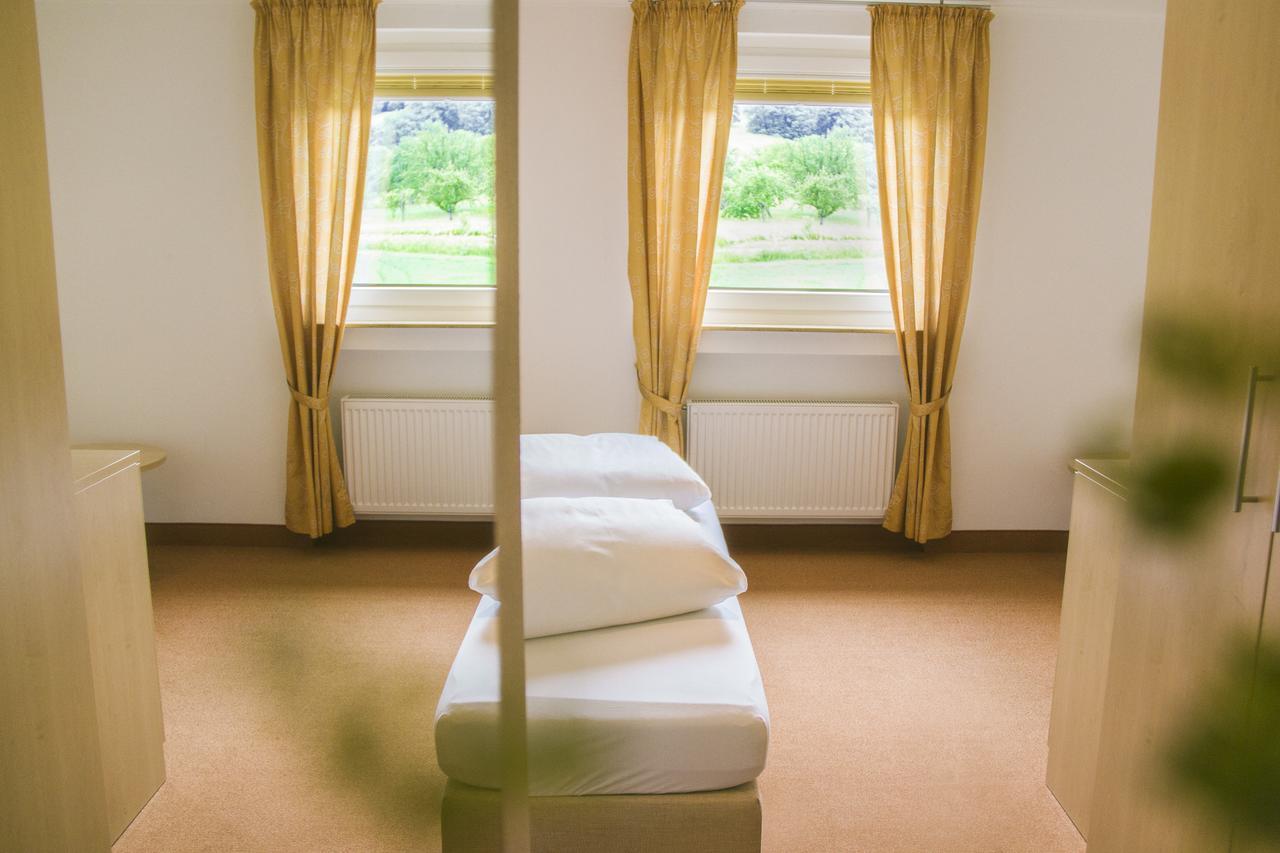 Stausee-Hotel Metzingen  Luaran gambar